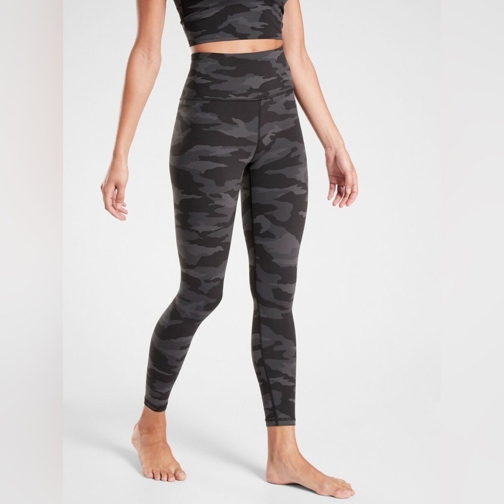 Athleta Elation 7/8 Camo Tight Leggings Gray Black